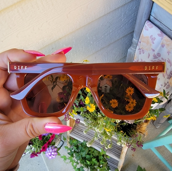 DIFF sunglasses - Picture 7 of 9